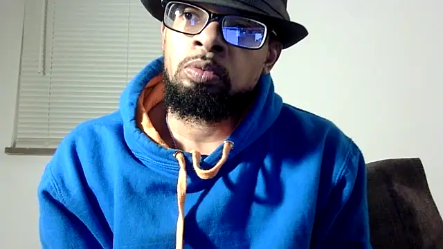 Snapshot of WhiskeyWood_DuhGOD chatting on October 25, 1:24 am WhiskeyWood DuhGOD online show from October 25, 1:24 am