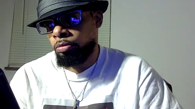 Snapshot of WhiskeyWood_DuhGOD chatting on November 9, 2:32 am WhiskeyWood DuhGOD online show from November 9, 2:32 am