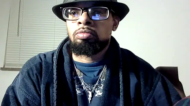 Snapshot of WhiskeyWood_DuhGOD chatting on November 29, 2:14 am WhiskeyWood DuhGOD online show from November 29, 2:14 am