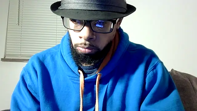 Snapshot of WhiskeyWood_DuhGOD chatting on December 1, 2:05 am WhiskeyWood DuhGOD online show from December 1, 2:05 am