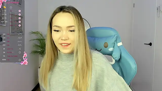 Snapshot of Evia_r0se chatting on December 7, 2:20 am Evia r0se online show from December 7, 2:20 am