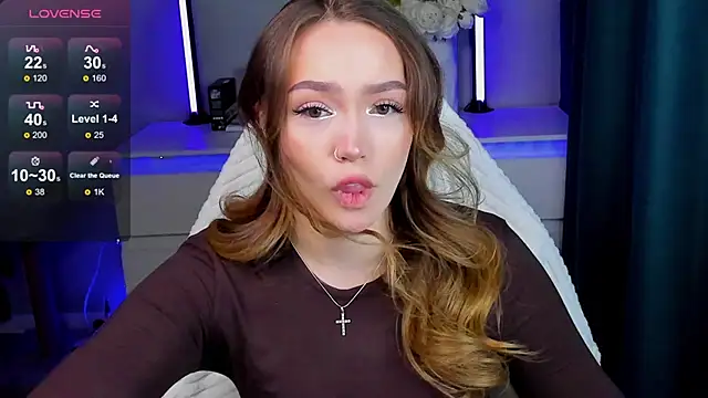 Snapshot of Evia_r0se chatting on November 14, 12:37 pm Evia r0se online show from November 14, 12:37 pm