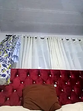 Snapshot of Samantha_Sullivan_ chatting on February 28, 3:15 am Samantha Sullivan online show from February 28, 3:15 am