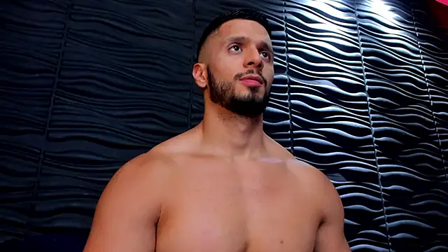 Cutetitslatin online show from March 7, 8:55 pm