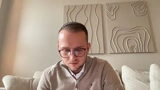 Snapshot of thehornyguy97 chatting on November 10, 11:53 am thehornyguy97 online show from November 10, 11:53 am