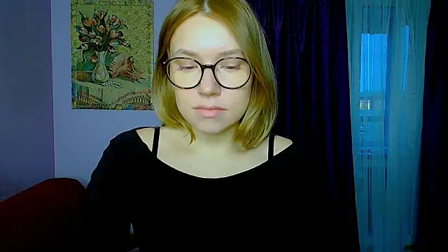 Snapshot of TaylorBre chatting on November 17, 6:41 am TaylorBre online show from November 17, 6:41 am