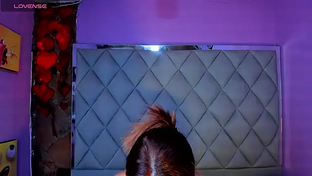 venusowen  online show from March 12, 7:59 pm