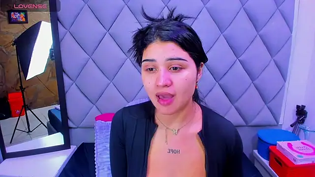 venusowen  online show from November 14, 2:16 pm