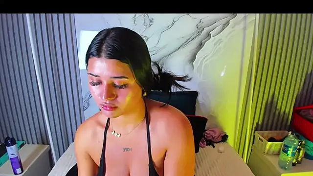 Snapshot of venusowen_ chatting on June 2, 2:30 pm venusowen online show from June 2, 2:30 pm