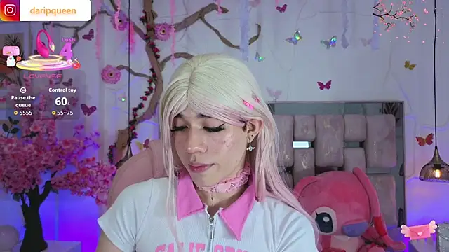 DaripQueen online show from April 6, 1:23 pm