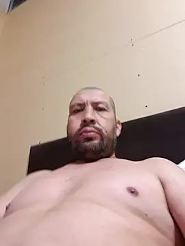 Snapshot of danielll2024 chatting on February 11, 3:44 am danielll2024 online show from February 11, 3:44 am