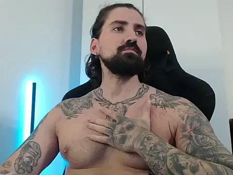 Snapshot of MateoHunk chatting on October 25, 6:13 pm MateoHunk online show from October 25, 6:13 pm