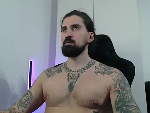 Snapshot of MateoHunk chatting on November 5, 5:46 pm MateoHunk online show from November 5, 5:46 pm