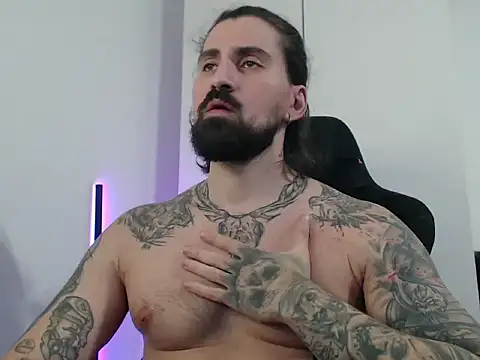 Snapshot of MateoHunk chatting on November 8, 5:56 pm MateoHunk online show from November 8, 5:56 pm