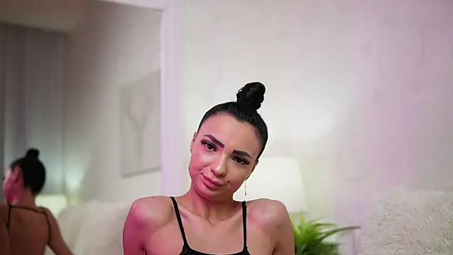 Snapshot of MaraJolie chatting on January 28, 3:47 am MaraJolie online show from January 28, 3:47 am