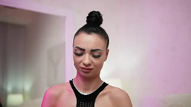 Snapshot of MaraJolie chatting on March 14, 9:32 pm MaraJolie online show from March 14, 9:32 pm