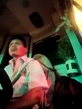 Snapshot of alexchir4 chatting on November 11, 12:43 am alexchir4 online show from November 11, 12:43 am