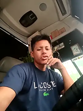 Snapshot of alexchir4 chatting on December 16, 11:21 pm alexchir4 online show from December 16, 11:21 pm