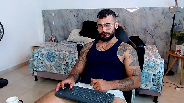 hanz col online show from November 21, 2:43 am