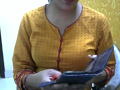 Snapshot of l_l_ish chatting on March 22, 5:17 am l l ish online show from March 22, 5:17 am
