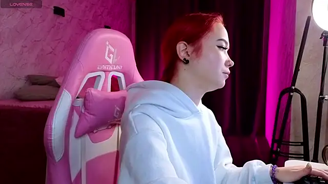 Snapshot of Kira_yoon chatting on December 3, 12:40 am Kira yoon online show from December 3, 12:40 am