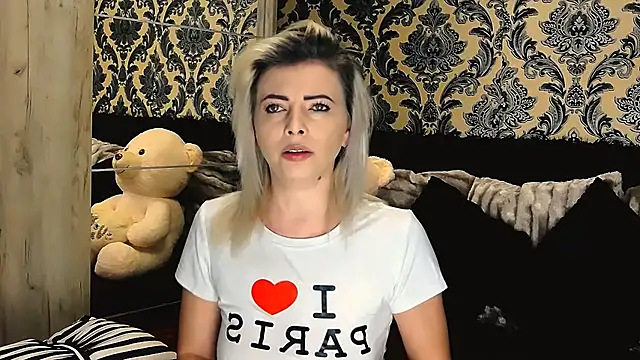 Snapshot of Aly_girl1 chatting on January 23, 9:18 am Aly girl1 online show from January 23, 9:18 am