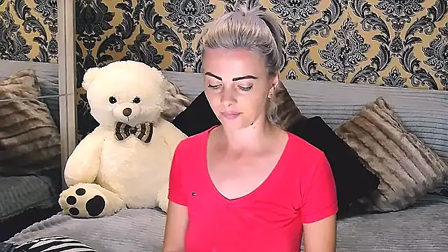 Snapshot of Aly_girl1 chatting on March 20, 3:04 pm Aly girl1 online show from March 20, 3:04 pm