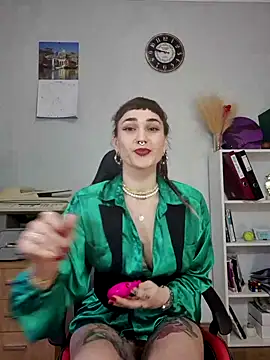 Snapshot of FoxRineHelen chatting on February 18, 2:49 pm FoxRineHelen online show from February 18, 2:49 pm