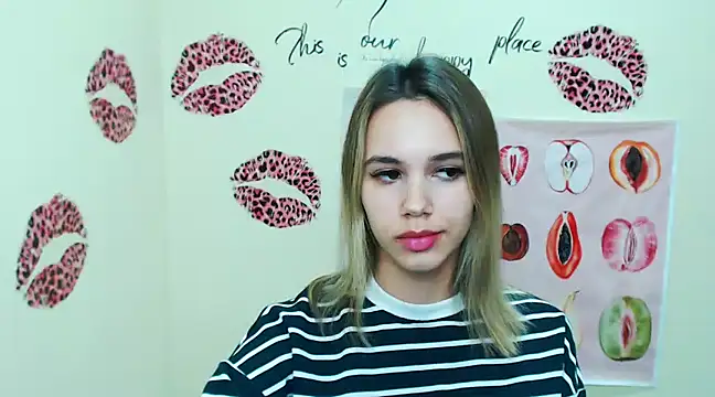  StAcY online show from December 8, 1:47 pm