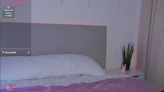 Lisa Moones online show from January 18, 4:31 pm