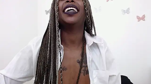 Snapshot of _Zooee chatting on December 23, 2:50 pm Zooee online show from December 23, 2:50 pm