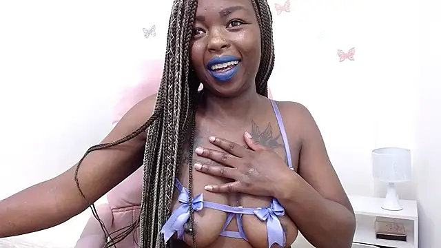 Snapshot of _Zooee chatting on December 28, 11:30 am Zooee online show from December 28, 11:30 am