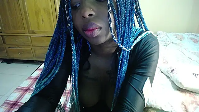 Snapshot of _Zooee chatting on February 12, 5:16 pm Zooee online show from February 12, 5:16 pm