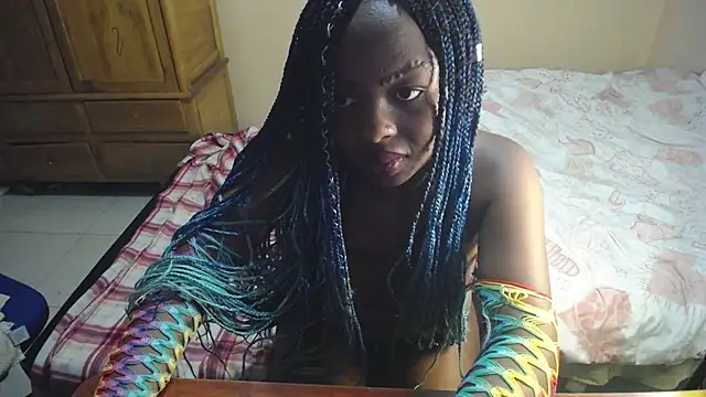 Snapshot of _Zooee chatting on March 4, 5:24 pm Zooee online show from March 4, 5:24 pm