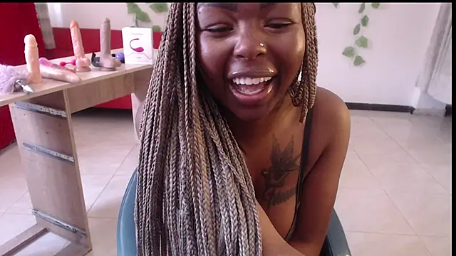 Snapshot of _Zooee chatting on September 26, 2:32 pm Zooee online show from September 26, 2:32 pm