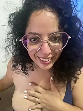 Snapshot of babyluna939 chatting on March 3, 10:52 pm babyluna939 online show from March 3, 10:52 pm