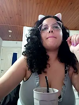 Snapshot of babyluna939 chatting on November 16, 12:16 am babyluna939 online show from November 16, 12:16 am