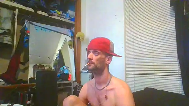 Snapshot of slinginbigD chatting on February 9, 10:42 am slinginbigD online show from February 9, 10:42 am