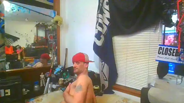 Snapshot of slinginbigD chatting on February 14, 12:36 pm slinginbigD online show from February 14, 12:36 pm