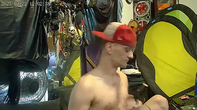 Snapshot of slinginbigD chatting on March 22, 6:03 pm slinginbigD online show from March 22, 6:03 pm