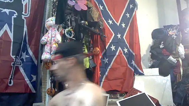 Snapshot of slinginbigD chatting on October 18, 7:03 pm slinginbigD online show from October 18, 7:03 pm