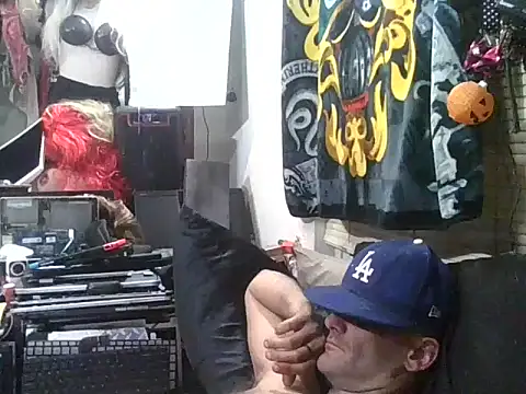 Snapshot of slinginbigD chatting on November 22, 8:57 am slinginbigD online show from November 22, 8:57 am