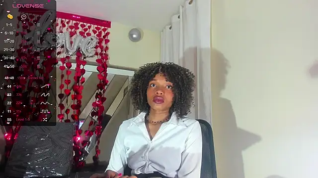 Snapshot of sara_williams01 chatting on February 26, 1:19 pm sara williams01 online show from February 26, 1:19 pm