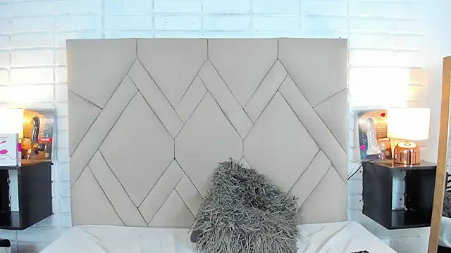 Isis Osman online show from January 13, 7:10 pm