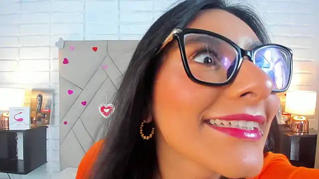 Isis Osman online show from February 19, 11:57 pm