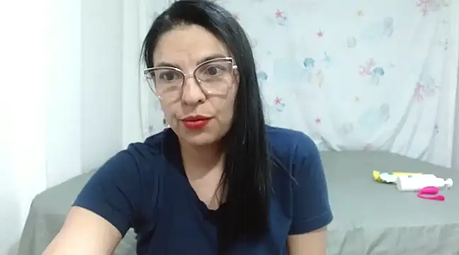 anybellucci43 online show from March 18, 5:20 am