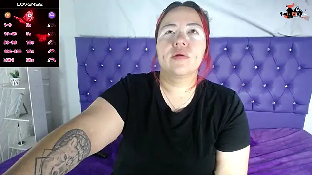 Bruja  Scarlata online show from December 17, 10:55 am