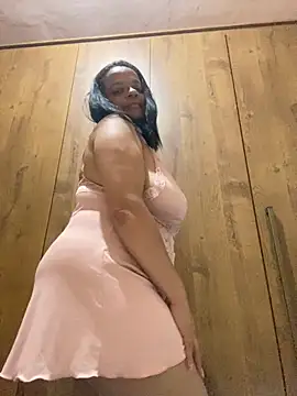 Snapshot of lomagata chatting on November 29, 2:58 am lomagata online show from November 29, 2:58 am