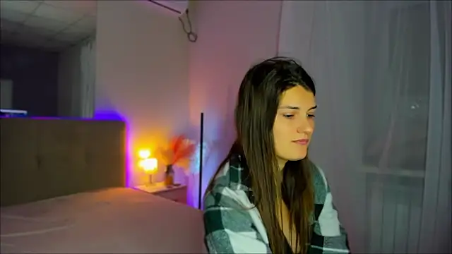 Laura Leee online show from September 25, 5:33 am