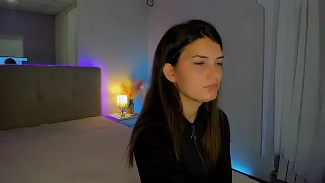 Laura Leee online show from October 11, 5:28 am